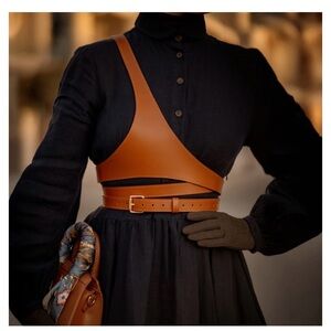 Asymmetrical cross-body leather Brunetka harness